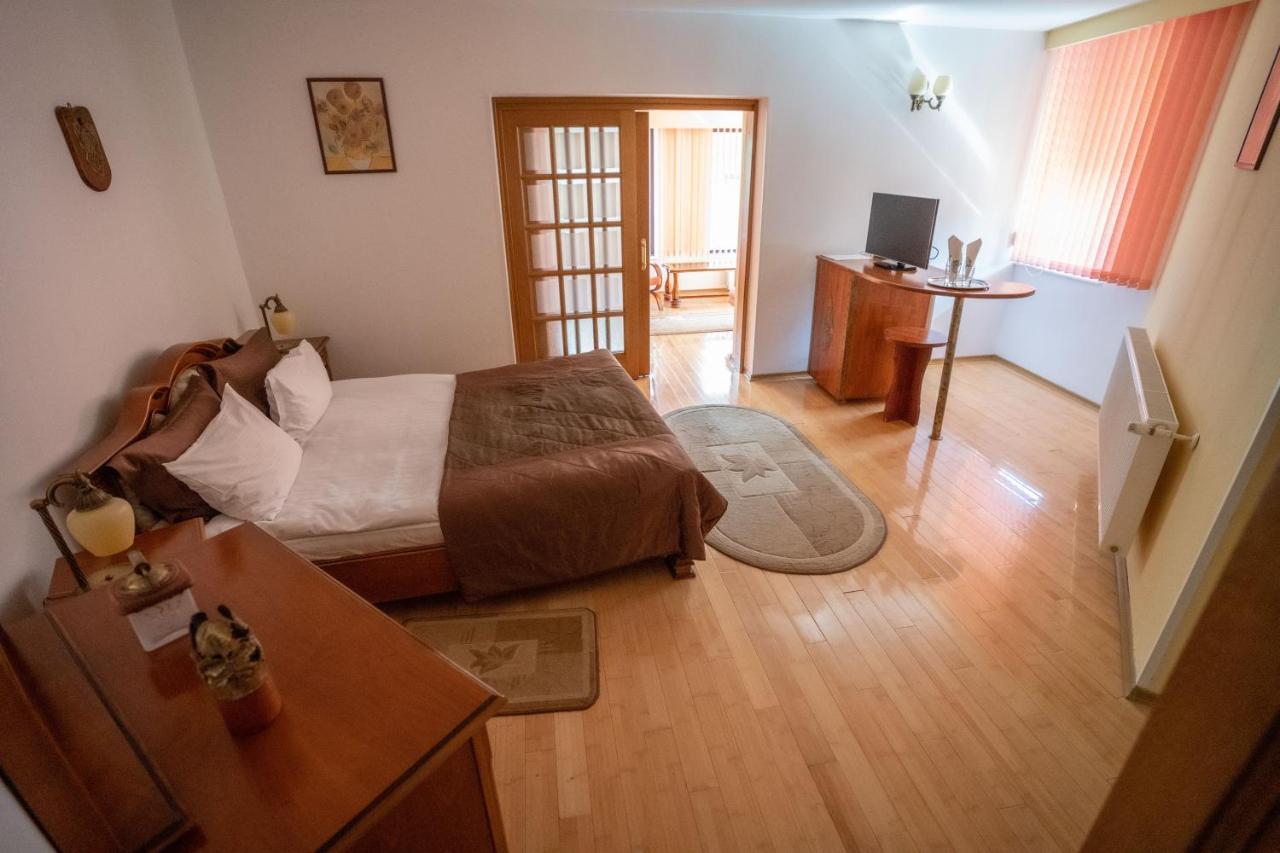 Pensiunea Sura Dacilor - Alex Poiana Brasov Exteriör bild